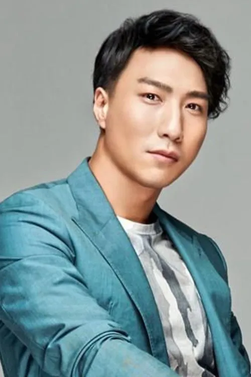 ??? ha trabajado con Edward Chui Wai-Tung en 1 ocasiones