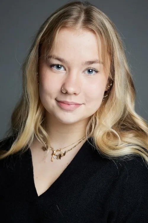 Eedit Patrakka interpretando a Anna