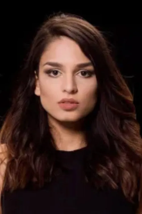 Julie Mckay ha trabajado con Eesha Hunjon en 1 ocasiones