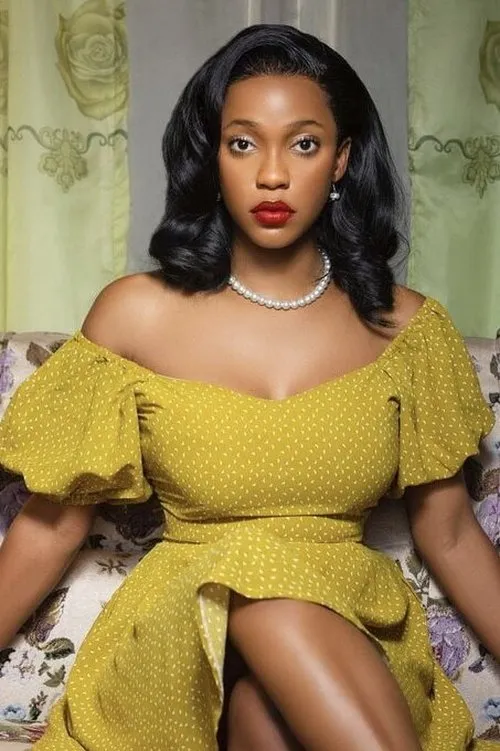 Tope Olowoniyan ha trabajado con Efe Irele en 1 ocasiones