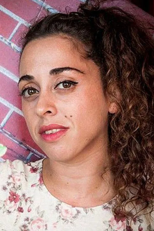 Efrat Aviv interpretando a Shir