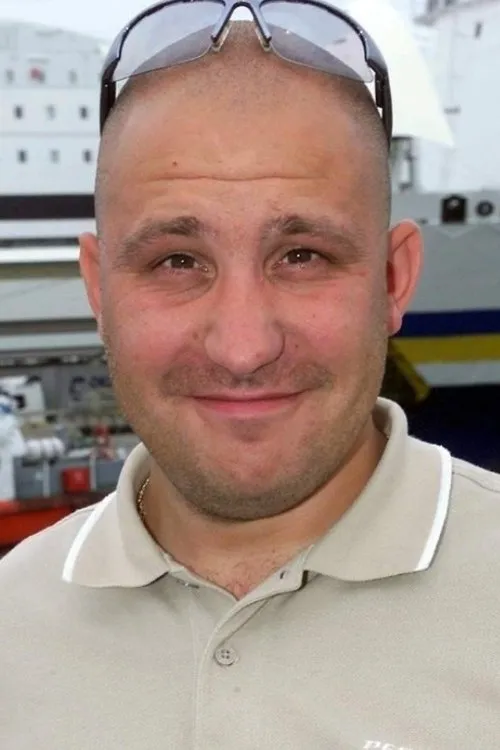 Egert Soll interpretando a 