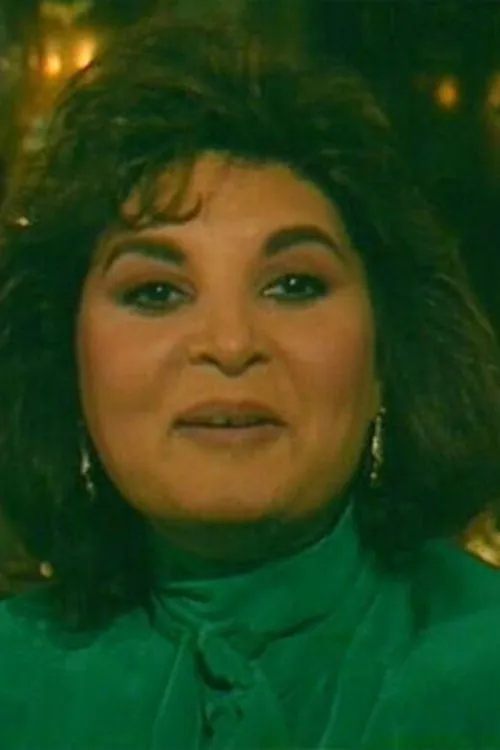 Eglal Zaki interpretando a 