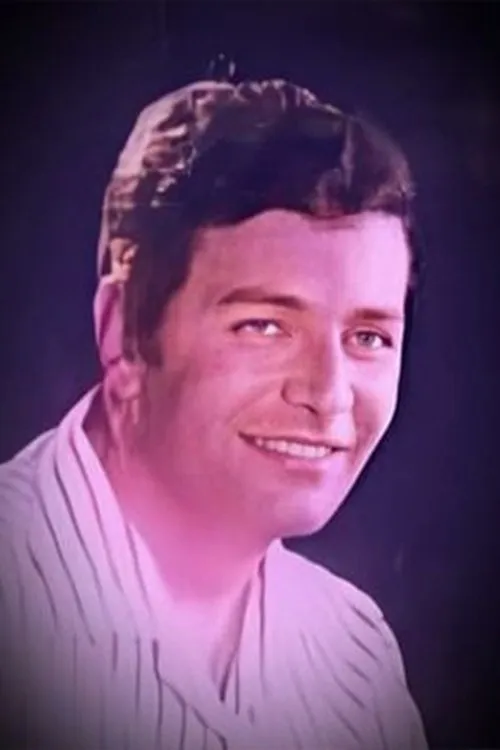 إيهاب نافع interpretando a Ahmed Refaat