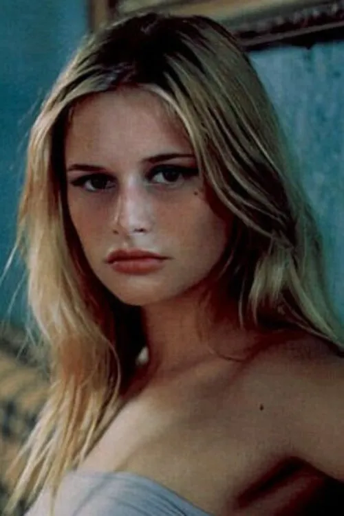 Ehrinn Cummings interpretando a Self