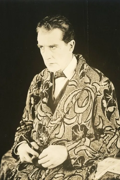 Eille Norwood interpretando a Sherlock Holmes