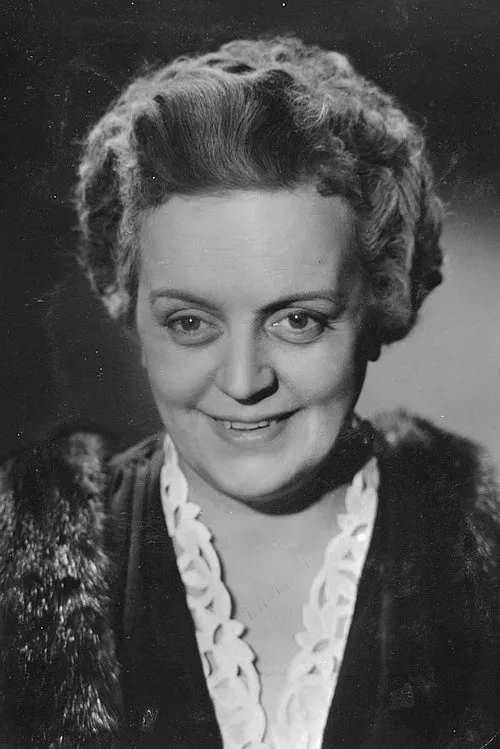 Eine Laine interpretando a näyttelijätär Mimmi Järvinen-Laakso-Korhonen, 