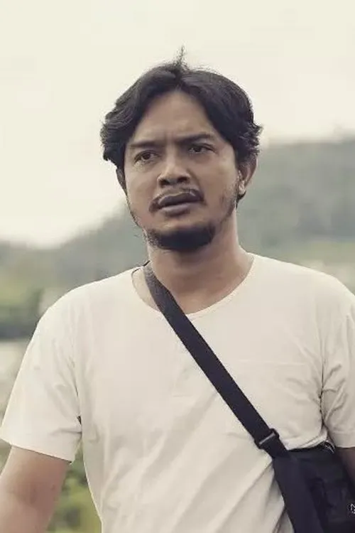 Elvareta Cira Indy Faustine ha trabajado con Eko Pethel en 1 ocasiones