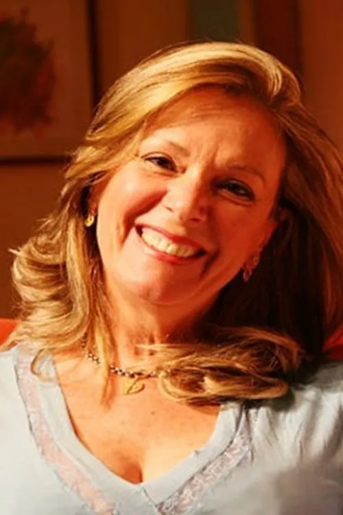 Elaine Cristina interpretando a Aurélia Lemos Camargo