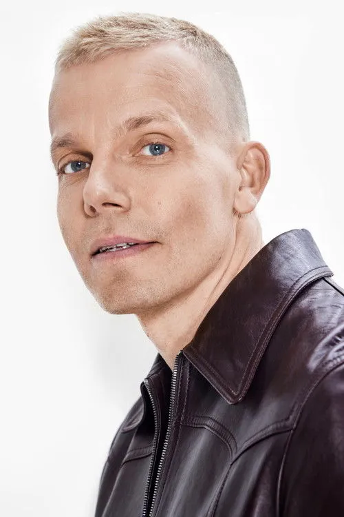 Mikael Forssell ha trabajado con Elastinen en 1 ocasiones