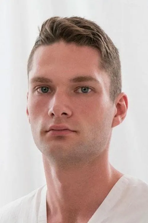 Elder Dobrovnik interpretando a Himself