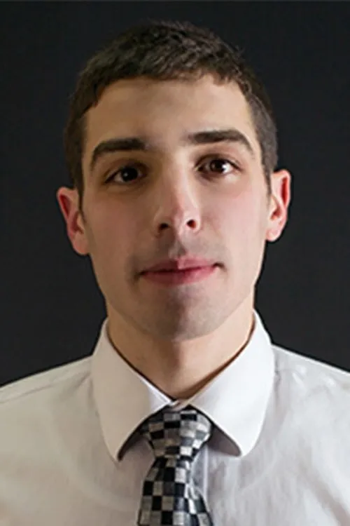 Elder Ricci interpretando a Elder Ricci