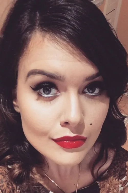 Luke Burridge ha trabajado con Eleanor Pettet en 1 ocasiones