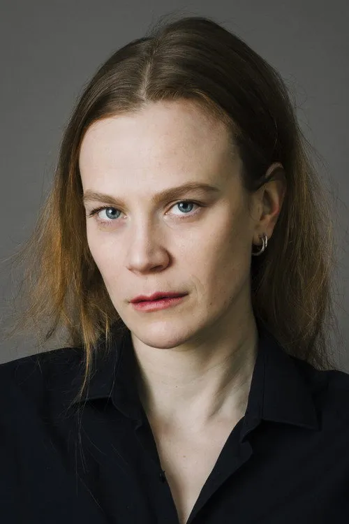 Albin Grenholm ha trabajado con Electra Hallman en 1 ocasiones