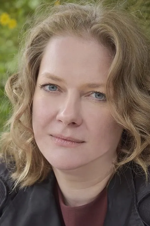 Елена Андреева interpretando a 