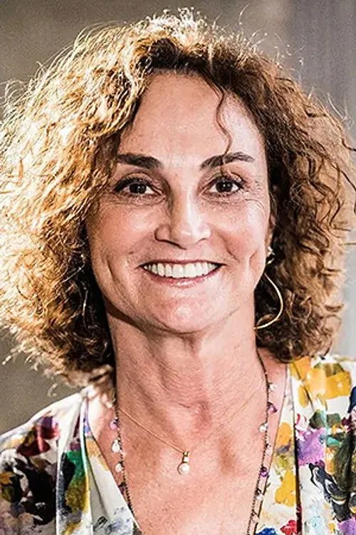 Ana Paula Vescovi ha trabajado con Elena Landau en 1 ocasiones