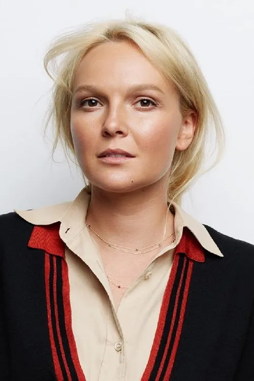 Elena Velikanova — personaje: Vera