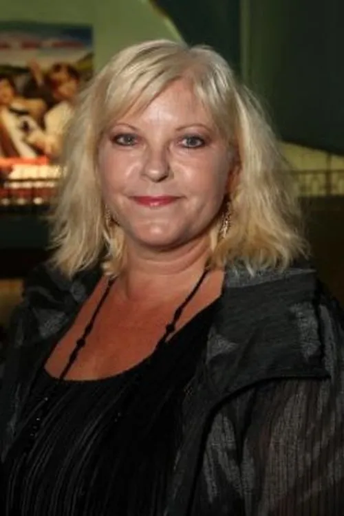 Elfi Eschke interpretando a Henriette 'Henny' Schönberg