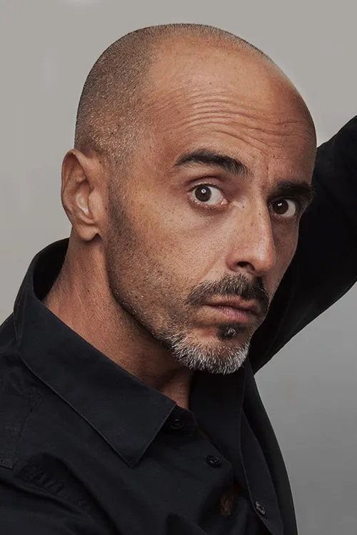 Eli Finish — personaje: Regev Sharabi