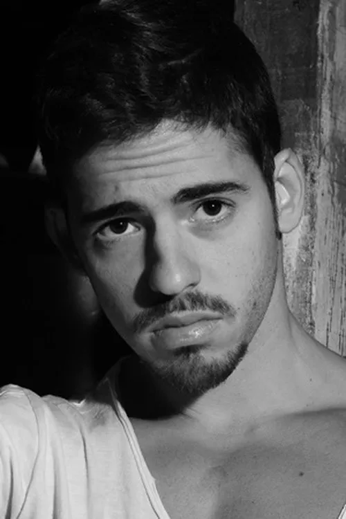 Elías Viñoles interpretando a