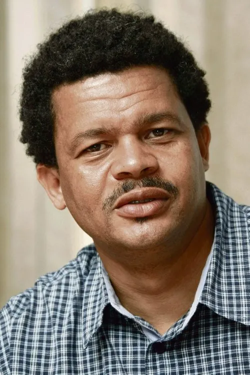 Aimé Césaire ha trabajado con Élie Domota en 2 ocasiones