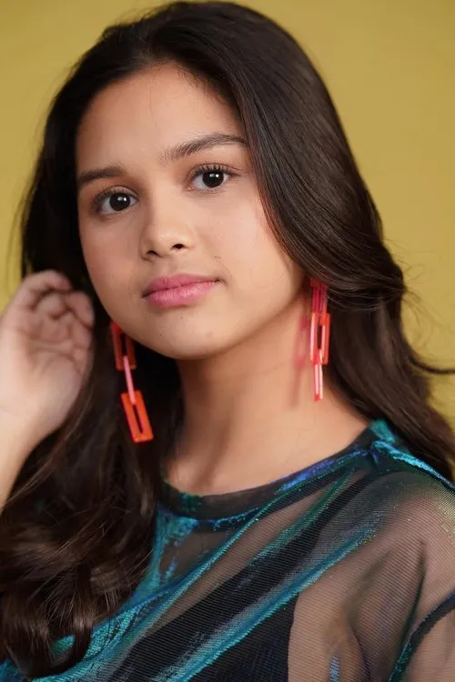 Elijah Alejo — personaje: Stephanie