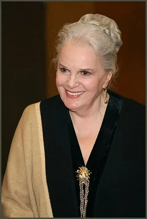 Elina Bystritskaya interpretando a Kira Aleksandrovna