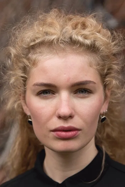 Elīna Hanzena — personaje: Nina