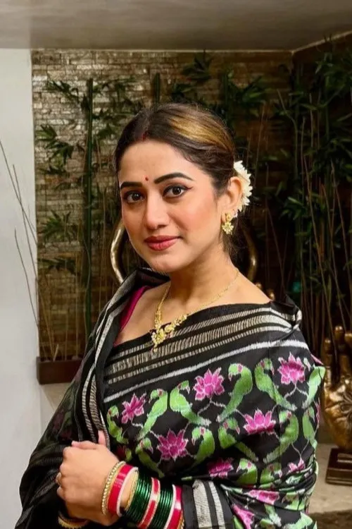 Amlan Das ha trabajado con Elina Samantaray en 1 ocasiones