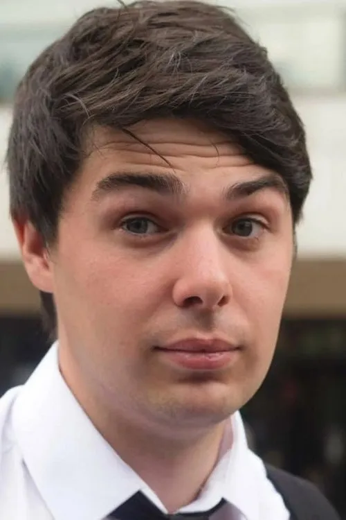 Eliot Berger interpretando a Ethan Longstreet