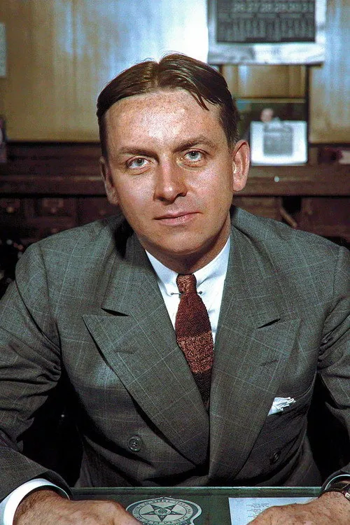 Eliot Ness interpretando a Himself