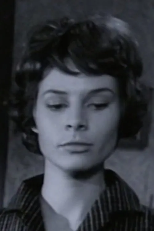 Elisabeth Odén interpretando a Dina Richardsson