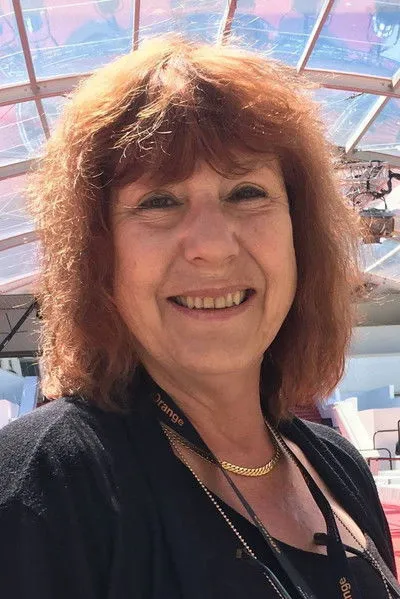 Nadine Molard ha trabajado con Elisabeth Sacier en 1 ocasiones