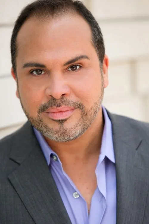 Torian Miller ha trabajado con Eliseo Román en 1 ocasiones