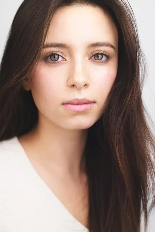 Elizabeth Cappuccino interpretando a Kassia