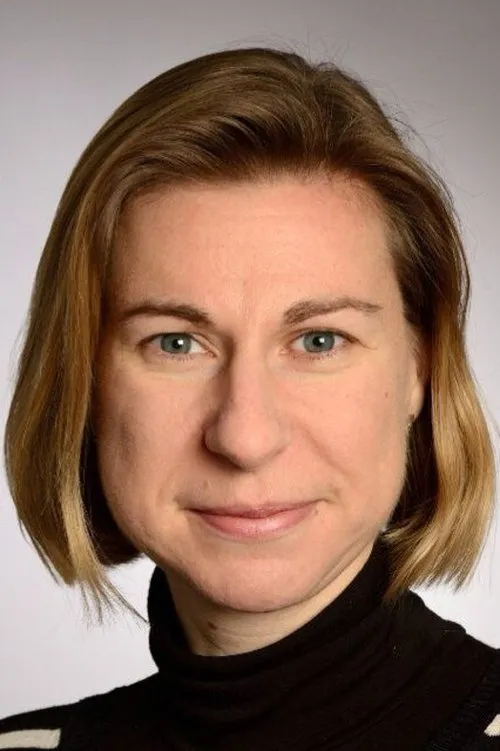 Holly Gilbert ha trabajado con Elizabeth Seward en 1 ocasiones