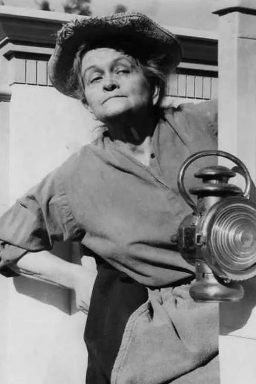 Donna Jo Boyce ha trabajado con Elizabeth Slifer en 1 ocasiones