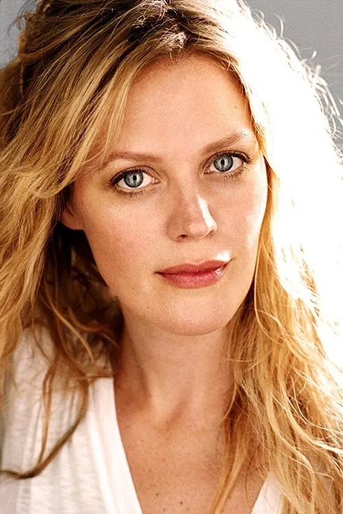 Elizabeth Stanley interpretando a 