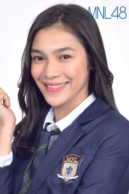 Ella Amat interpretando a Herself