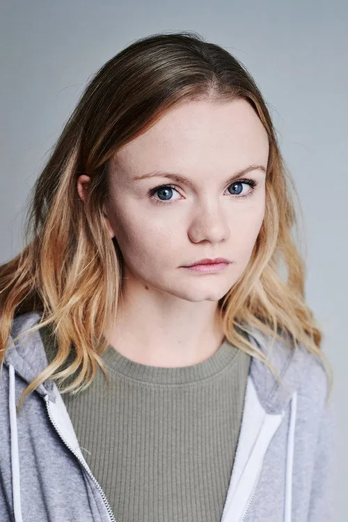 Chloe Van Harding ha trabajado con Ella Dunlop en 1 ocasiones