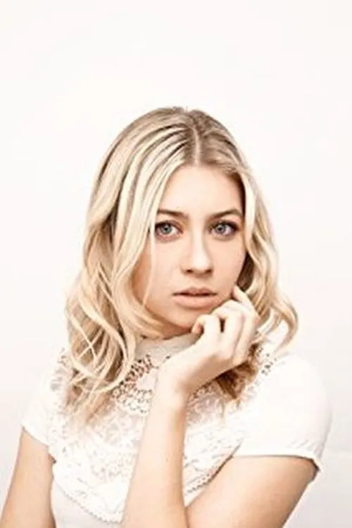 Ella Schaefer interpretando a Becca