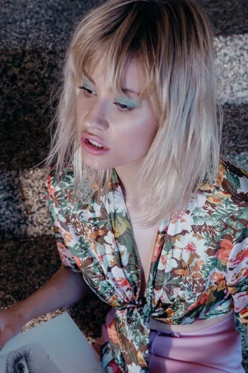 Party Steve Kraus ha trabajado con Ella Weisskamp en 1 ocasiones