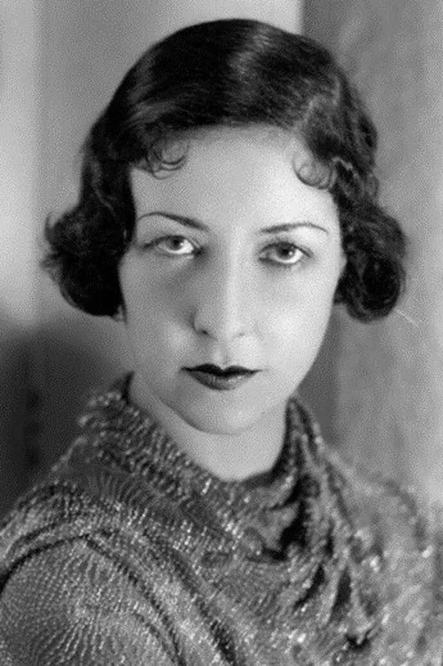 Ellen Pollock interpretando a Leo Hutt