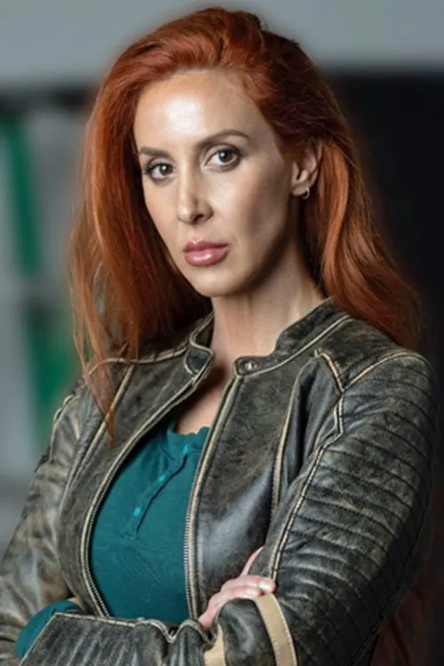 Travis Mills ha trabajado con Elley Ringo en 3 ocasiones