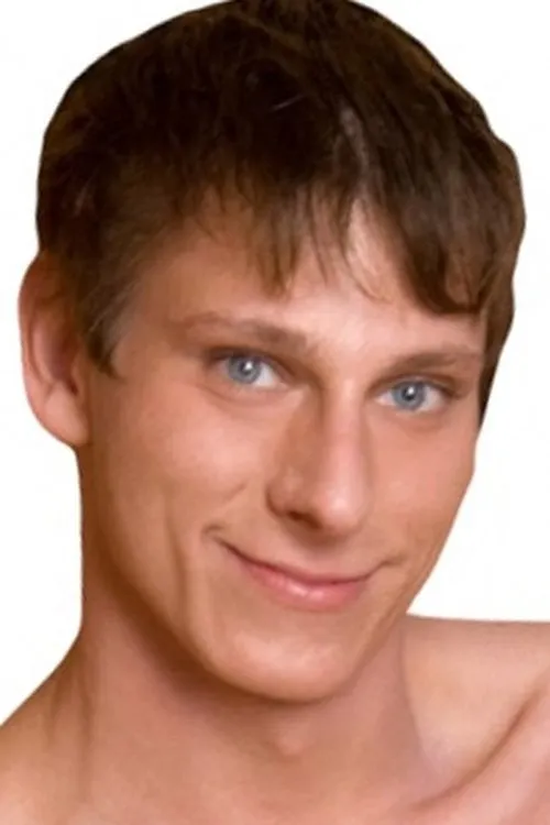 Elliot Gass interpretando a 