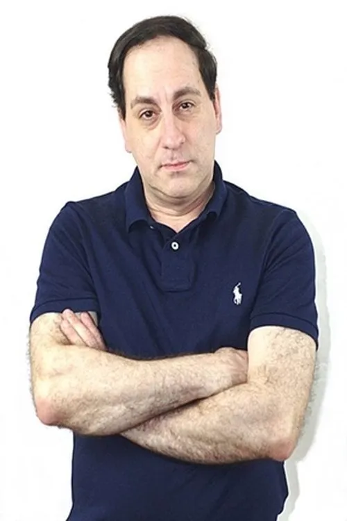 Elliott Mason interpretando a Young Autograph Seeker