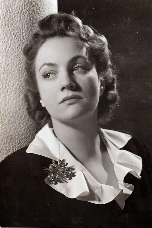 Elma Bulla interpretando a 