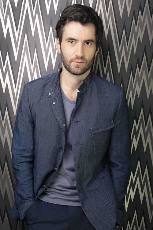 Elmano Sancho interpretando a Père Nuno