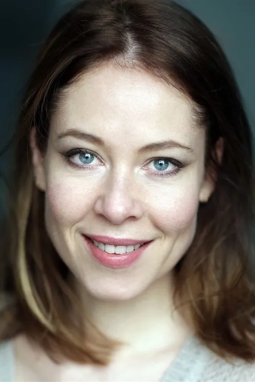 Samuel Benchetrit ha trabajado con Élodie Huber en 1 ocasiones