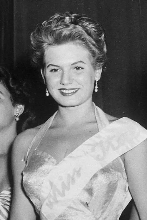 Eloisa Cianni interpretando a Laura Di Robilant